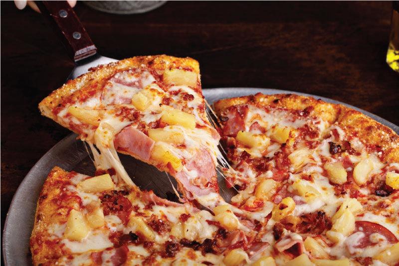 pizza with ham and pineapple